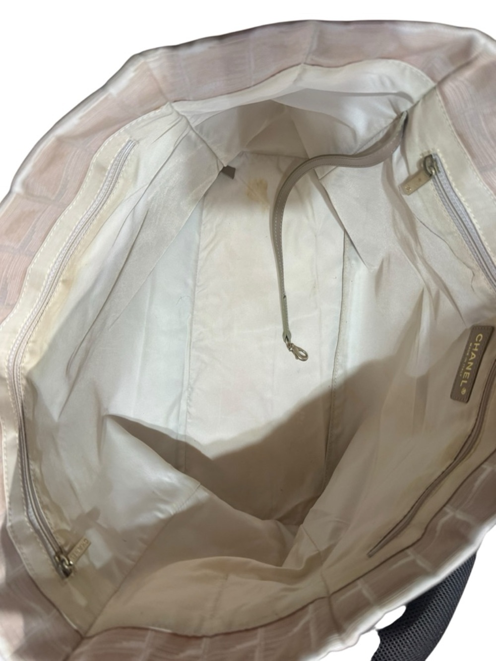 ✨ CHANEL Beige Canvas Tote | CC Monogram ✨ - Picture 9 of 13